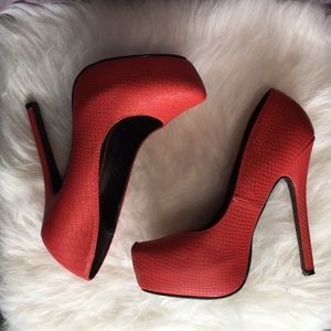 Red pumps